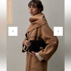 The Curated Classic Shoulder Bag - Black Smooth